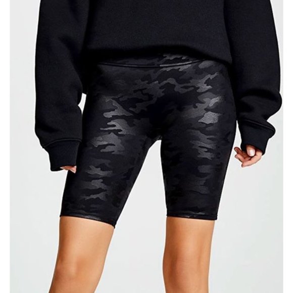 Spanx Faux Leather Shorts Black Camo Shiny High-Rise Moto Edgy Bike Bermuda Long